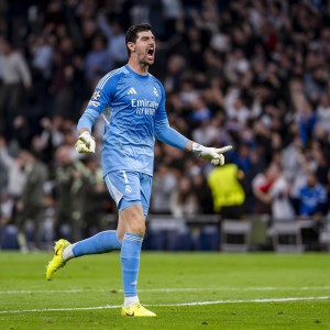 乐鱼电竞-这是属于人类的扑救吗？库尔图瓦极限反应，用腿挡出奥赖利捅射